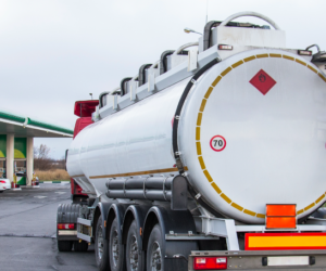 Da refinaria até você: o caminho da gasolina